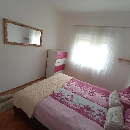 Maja Appartement *